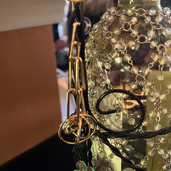 Unique Designer brand gold tone linked puzzle looking earrings - Picture 9 of 10